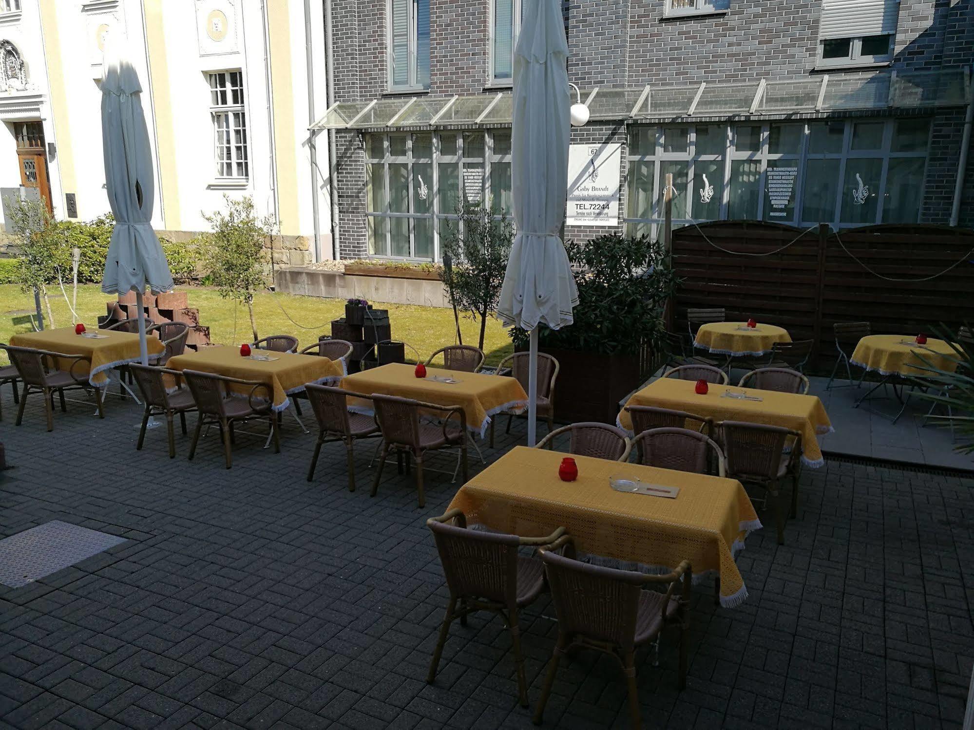 Hotel Central Restaurant El Barrio Grevenbroich Exteriör bild